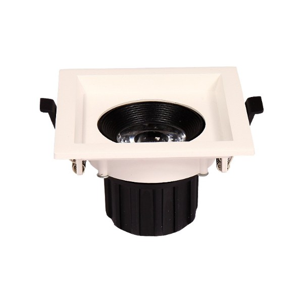 ����դ���